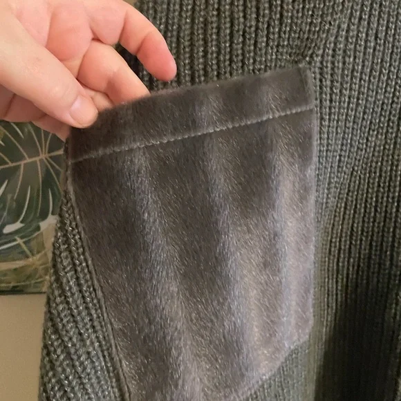 Grey Women's Poncho with faux fur Pockets - Picture 3 of 4